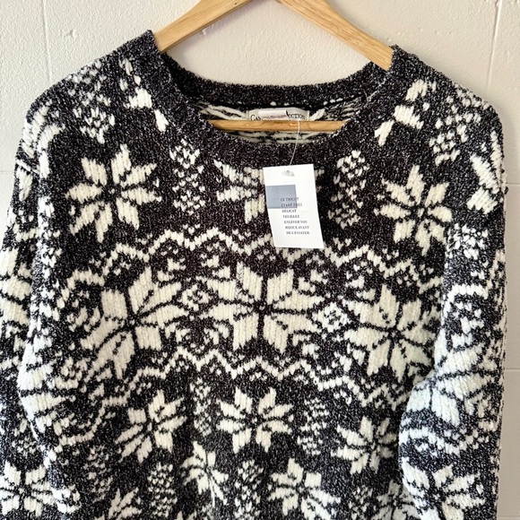 BNWT Casual Connection Longline Snowflake Sweater - Picture 2 of 9
